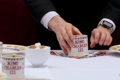 El menú en Downing Street será ternera procedente de Gloucestershire (suroeste de Inglaterra) y helado fabricado por la compañía galesa Chilly Cow. En la imagen, un detalle de la mesa puesta en la residencia londinense del primer ministro británico.