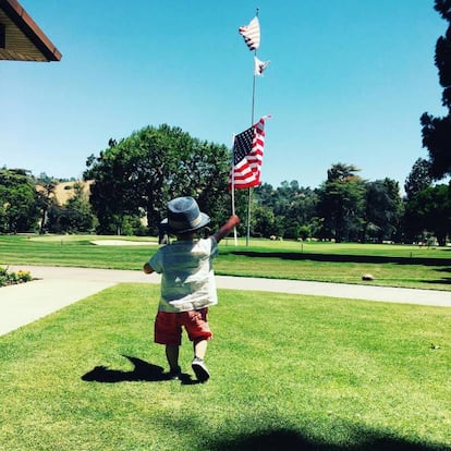 "¡Feliz 4 de julio América!J Firmado: los Timberlake". Con este mensaje acompañado de la foto de su hijo, el cantante y actor Justin Timberlake ha celebrado en las redes sociales la fiesta nacional de los estadounidenses.