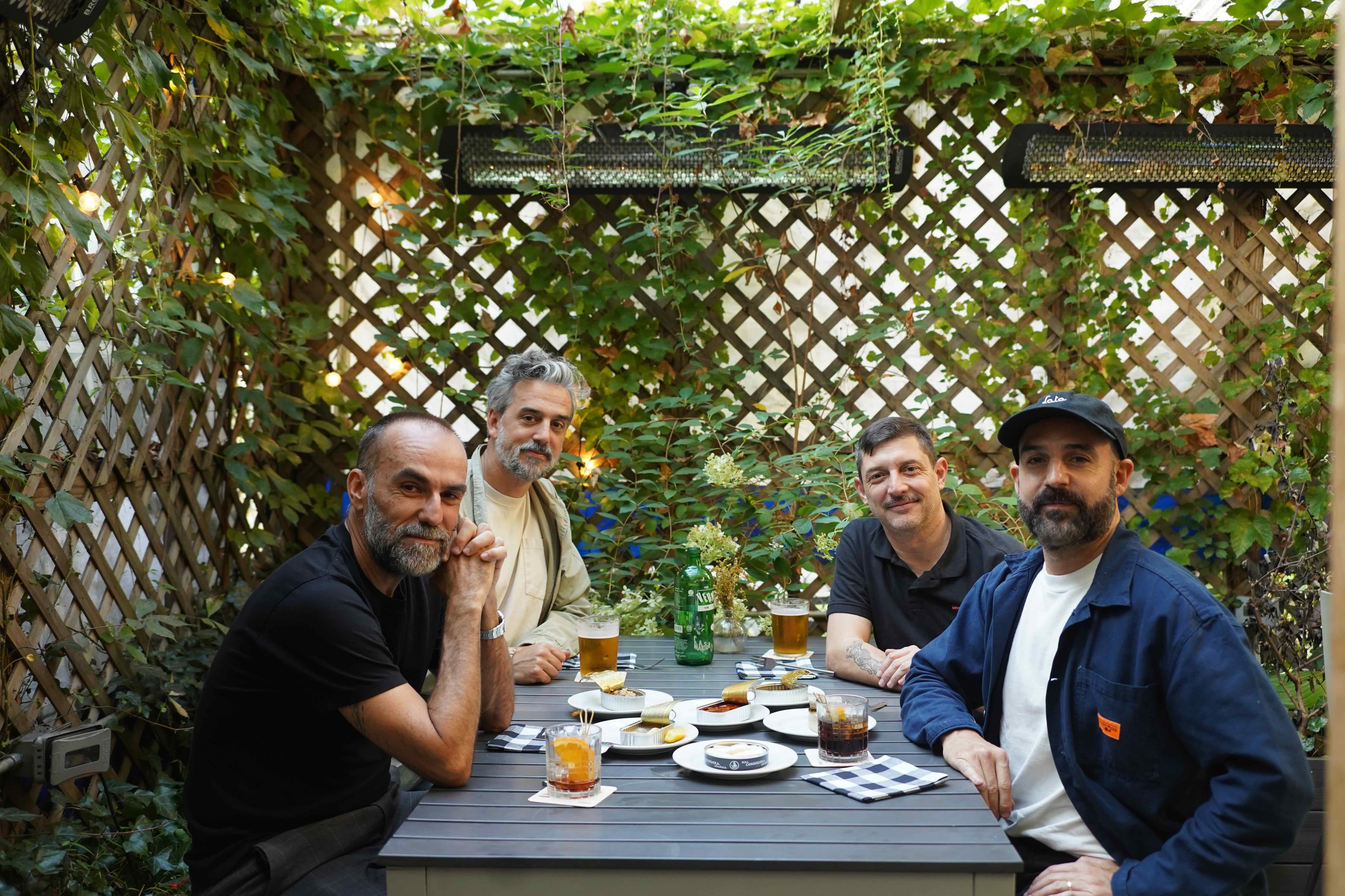 Los cuatro socios de Lata en Nueva York, en 2024: De derecha a izquierda: Nacho Valle, Xavi Gallego (diseñador de la marca), Vicent Sendra y Dani Viedma.