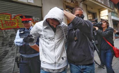 Un dels detinguts aquest dimarts en un dels narcopisos de l'Eixample.