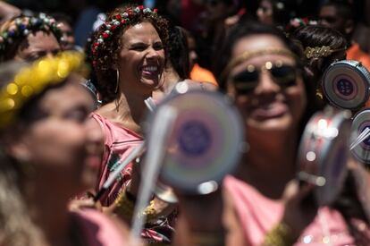 Desfile de carnaval en las calles de Río.