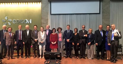 El presidente de la Aeden, Vicente López-Ibor (quinto por a izda), el día de su nombramiento como presidente de la Federación Europea de Asociaciones de Derecho de la Energía.