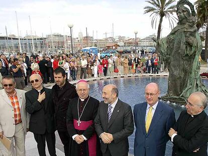 Losada inaugura una estatua de la Virgen del Carmen