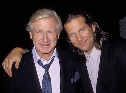 Lloyd Bridges y Jeff Bridges en 1990.