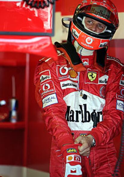 Schumacher, antes de los entrenamientos de ayer.