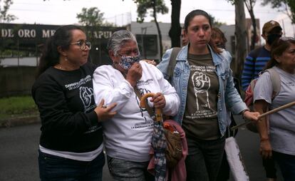 Las misma escenas se han repetido esta mañana en toda la ciudad: vecinos nerviosos han salido de sus departamentos o centros de trabajo, mientras comentaban la nueva coincidencia.