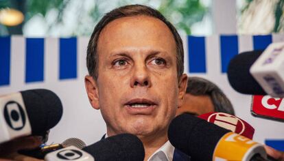 O prefeito Jo&atilde;o Doria, em ato de comemora&ccedil;&atilde;o dos dois meses do Coruj&atilde;o.