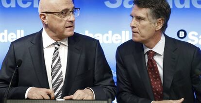El presidente del Sabadell, Josep Oliu (izquierda), y el consejero delegado, Jaume Guardiola.