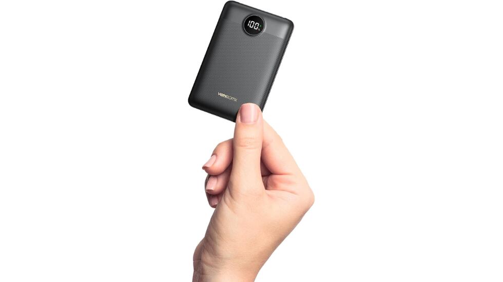 La batería cuenta con dos puertos duales: USB-A y Tipo-C.