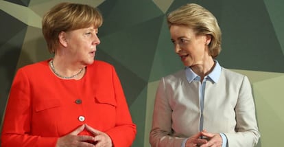 La canciller alemana, Angela Merkel, y Ursula von der Leyden, nueva presidenta de la Comisión Europea. / EFE