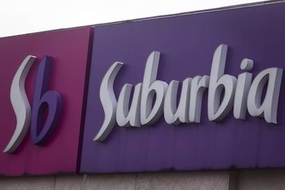 Walmart anuncio la venta de las 119 tiendas de Suburbia que tiene en México.