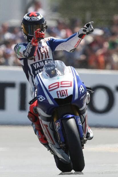 Jorge Lorenzo celebra su victoria en Le Mans.