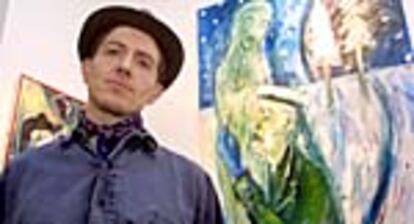 Billy Childish, junto a una de sus obras, en una galería de arte londinense.