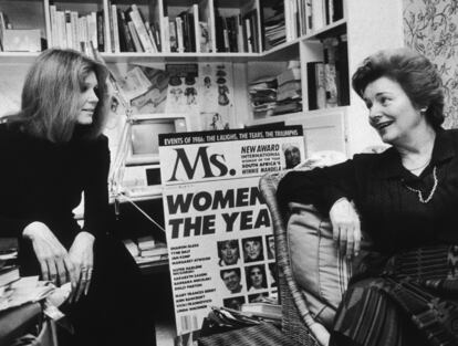 Gloria Steinem y Patricia Carbine, cofundadores de Ms. Magazine en los 80.