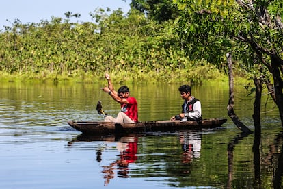 Pescadores artesanales Perú Amazonia kandozi