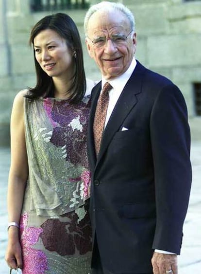Murdoch y su esposa, en la boda de Ana Aznar y Alejandro Agag, en 2002.