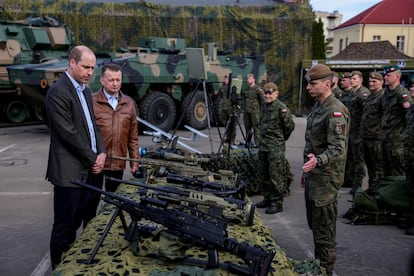 Los militares aprovecharon el encuentro para mostrar a Guillermo el sistema de defensa de misiles tierra-aire Sky Sabre de Reino Unido. El mayor Richard Kaye de la Artillería Real, quien habló con el príncipe Guillermo en la base de Rzeszow, explicó que estaban allí para brindar protección a la “infraestructura nacional crítica” en la región.