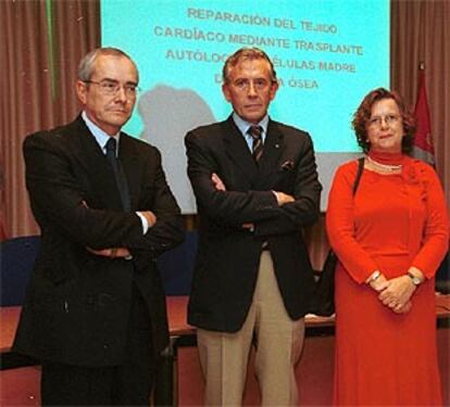 Ana Sánchez, Francisco Fernández Avilés y Javier García Frade, ayer en Valladolid.