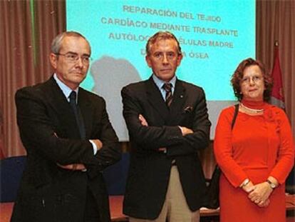 Ana Sánchez, Francisco Fernández Avilés y Javier García Frade, ayer en Valladolid.