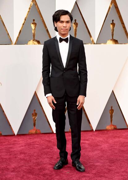 Forrest Goodluck, Hawk en El Renacido.