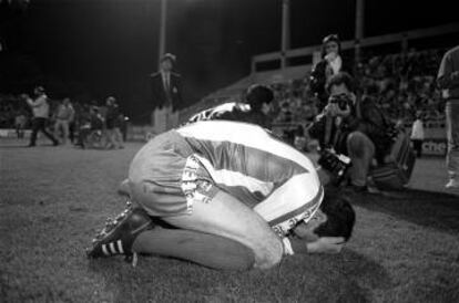 Pichi plorant a la derrota a la final de la UEFA del 1988 contra el Bayer Lerverkusen.