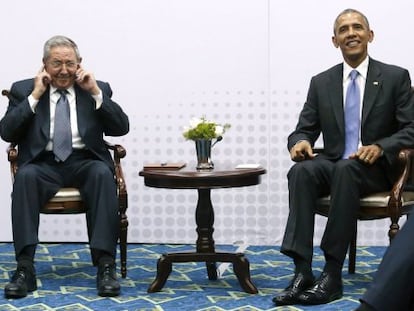 Obama e Castro durante o encontro bilateral.