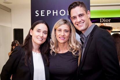 Nathalie Chaminade, directora de comunicación de Sephora, Elena Ferreras, directora de publicidad de S Moda, y Álvaro Rincón, de InHouse.