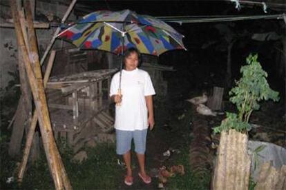 Chusnaeni, madre de Mutiara Gayatri, ayer, en su barrio de Yakarta.