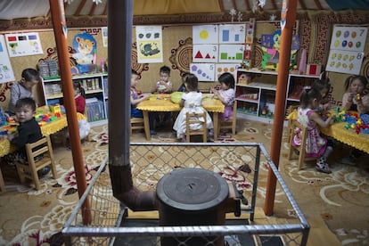 La guardería 23 de Nalaikh se ha construido en yurtas como las de los nómadas para que los niños se sientan como en casa.
