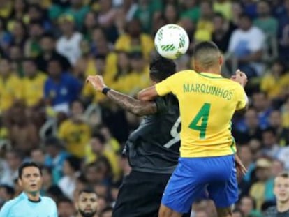 Após empate por 1 a 1, Neymar bate o último pênalti e dá o inédito título para a seleção brasileira nos Jogos Olímpicos