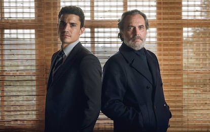 Jose Coronado (derecha) y Álex González protagonizan 'Vivir sin permiso'.