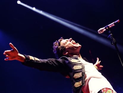 Mika durante su concierto del lunes en el Palacio de los Deportes.