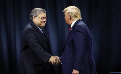 Donald Trump y William Barr, en una imagen de archivo.