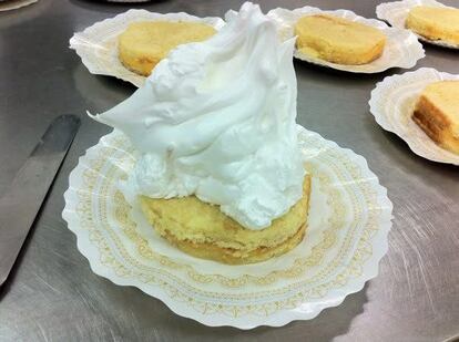 Porción de tortada de almendra. Imagen proporcionada con el pastelero José Manuel Marcos, de Crujiente Emotional Pastry.