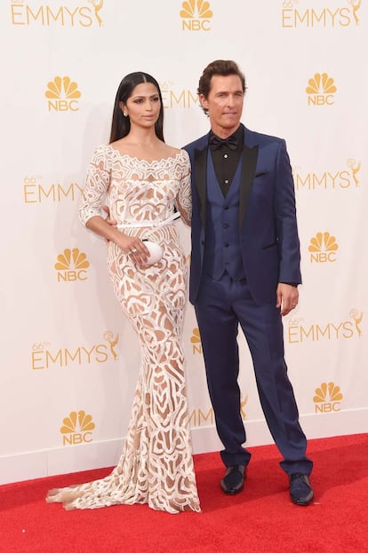 Camila Alves, de Zuhair Murad, y Matthew McConaughe, de Dolce & Gabbana.