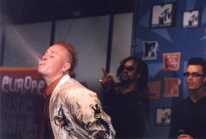 Keith Flint, cantante del grupo The Prodigy, en la entrenga de los premios MTV en 1998.