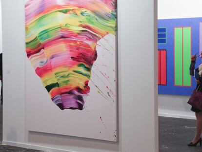 Varias de las obras que la galería Senda muestra en Arco.