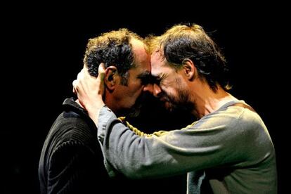 Una escena de 'Nuestra clase', que se representa en el teatro Fernán Gómez de Madrid