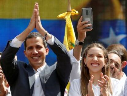 Los opositores se manifiestan en Caracas para exigir el fin del chavismo. Maduro concede la celebración de legislativas, pero no presidenciales como exige la oposición