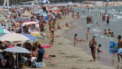 Playa del Postiguet en Alicante. EFE/Archivo