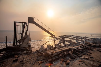 A damaged structure in Malibu, Los Angeles.