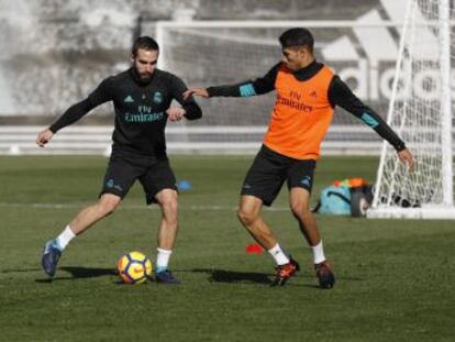 El lateral del Madrid, que apunta a titular el sábado en el derbi, quiso acortar los pasos para regresar después de recibir el alta y los médicos tuvieron que frenar su impulso