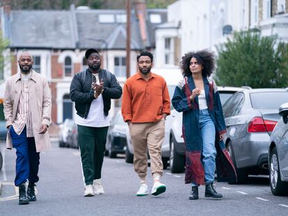 Una imagen del tercer episodio de la tercera temporada de 'Atlanta', con el cuarteto protagonista. Desde la izquierda, LaKeith Stanfield (Darius), Brian Tyree Henry (Paper Boi), Donald Glover (Earn) y Zazie Beetz (Van).