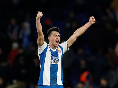 Marc Roca celebra un gol del Espanyol.