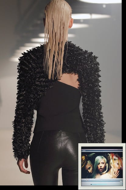 La segunda colección para mujer de Nicola Formichetti, el estilista de Lady Gaga para la casA Mugler también estuvo marcada por la cantante. Si hace seis meses ella misma desfiló para mostrar su implicación en la causa, esta vez su presencia fue virtual. Un vídeo, filmado por los fotógrafos Inez van Lamsweerde y Vinoodh Matadin (en el recuadro), era la carta de presentación de la colección. 'Don't fuck with Mugler', advertía en él Lady Gaga.