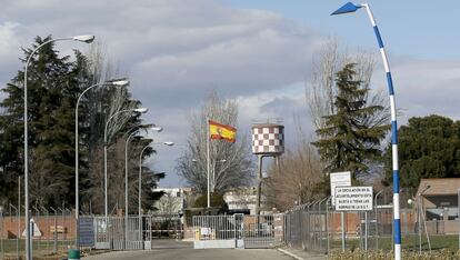Entrada del Acuartelamiento Aéreo de Getafe (Madrid).