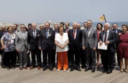 Foto de familia de los asistentes a la jornada matinal del primer acto empresarial de la Marca España, que se ha celebrado en valencia.