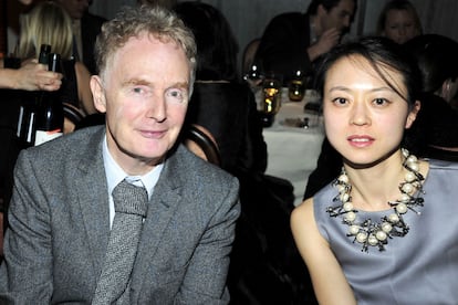 Malcolm McLaren yYoung Kim, en un evento organizado por Chanel en 2010.