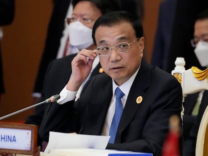 El exprimer ministro chino, Li Keqiang, en una cumbre en Phnom Penh (Camboya), en noviembre de 2022.