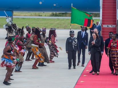 La vicepresidenta estadounidense, Kamala Harris, tras aterrizar en Lusaka, Zambia, el pasado 31 de marzo.